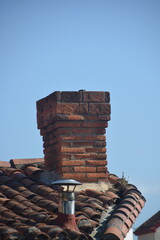 detalle de chimeneas en un tejado © uzkiland