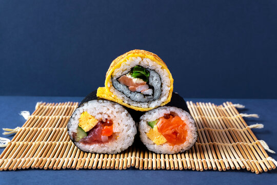 Ehomaki, Rolled sushi eaten on Setsubun. Setsubun is a Japanese event held in February. 恵方巻、節分に食べる巻きずし。節分は２月に行われる日本の行事。