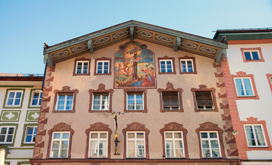 Fototapeta na wymiar historic house front with mural painting, old town Bad Tolz