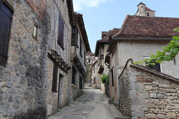 Fototapeta na wymiar Saint-Cirq-Lapopie, the beautiful village in France