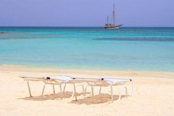 Secluded turquoise beach in Aruba, Caribbean Blue sea, Duth Antilles
