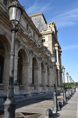 Fototapeta na wymiar Réverbères alignés à Paris. France