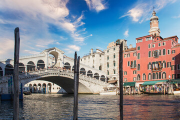 Fototapeta na wymiar Beautiful view of the Rialto bridge and the Grand Canal, Venice, Italy