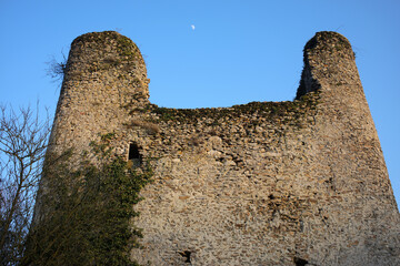 Sarazin tower - tour du bas Prunay - Prunay-en-Yvelines - département des Yvelines - région...