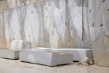 Cave di marmo attive, Carrara.