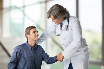 Obraz premium Medical doctor on consultation with patient. Healthcare concept