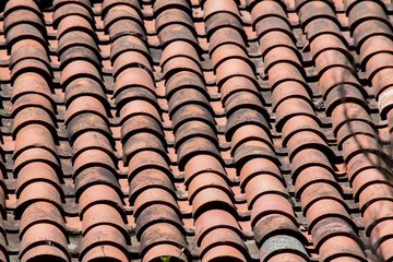 primer plano de un techo de tejas