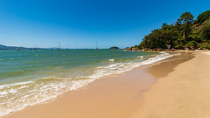 onda e areia da praia de jurere florianópolis santa catarina brasil jurerê internacional
