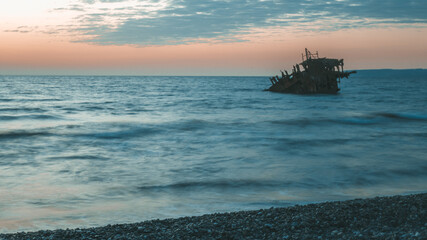 Shipwreck sunshade
