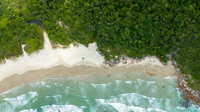 praia dos ilheus governador celso ramos santa catarina