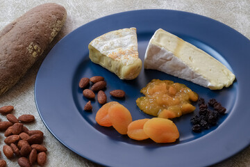 queijo e frutas secas