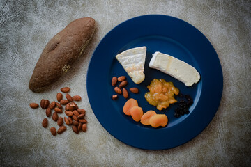 queijo e frutas secas