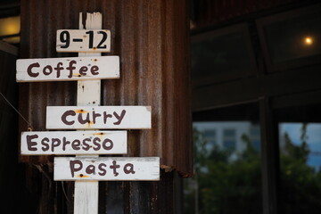 Obraz premium レトロなカフェの看板