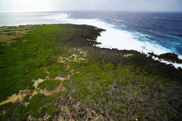 海岸に打ち付ける荒波
