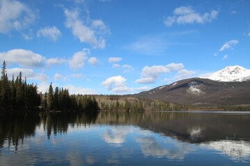 Fototapeta na wymiar Sky Meets Lake, Jasper National Park, Alberta