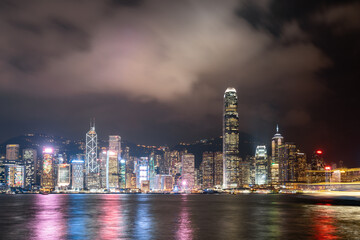 Obraz premium Hong Kong Coastline Modern Architecture Skyline Night Scenery