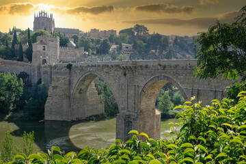 Puente de Alcantara in Toledo - obrazy, fototapety, plakaty