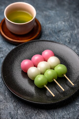 三色団子　日本の甘味