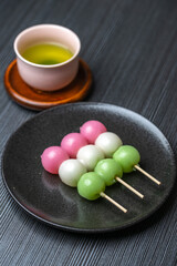 三色団子　日本の甘味