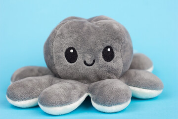 Popular reversible children's smile octopus soft plush toy