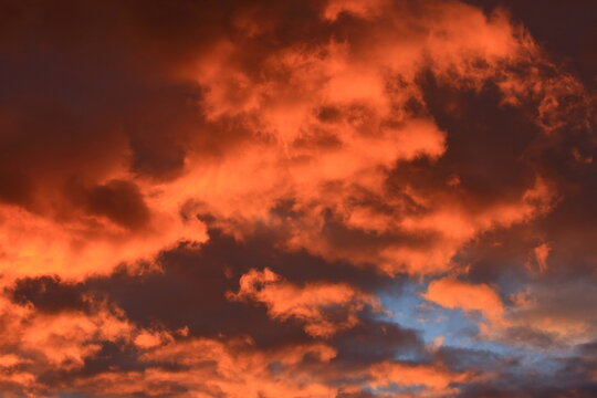 Sunset colors on the sky © Simun Ascic