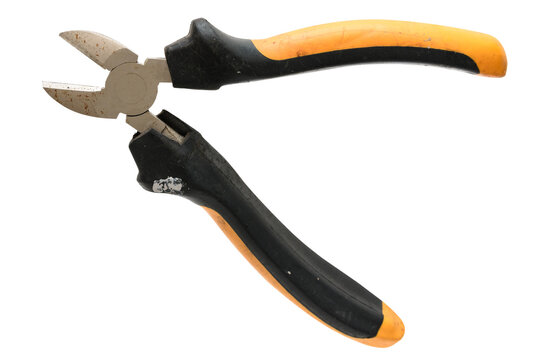 Alicate de corte usado, feito de a&ccedil;o e pl&aacute;stico	