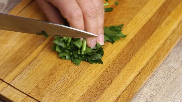 finely chopped green parsley for soup or sauce