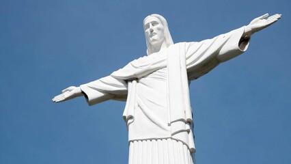 Перейти к странице
|12Далее
A copy of the Brazilian statue of Christ against...