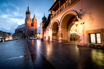 Fototapeta na wymiar Mary's Basilica at the morning, Cracow, Poland