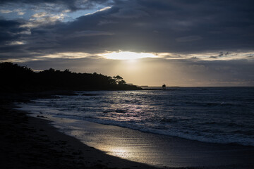 Naklejka premium Sunset sur la pointe saint gildas