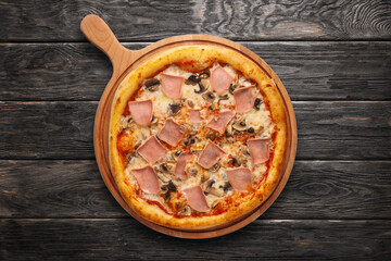 Pizza with ham, mushrooms and cheese