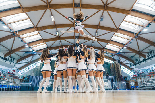 Cheerleaders on the Football Playground Editorial Stock Photo - Image of  competition, fitness: 129080908