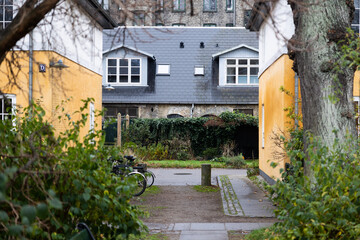 Fototapeta na wymiar Side street of Brumleby, Copenhagen