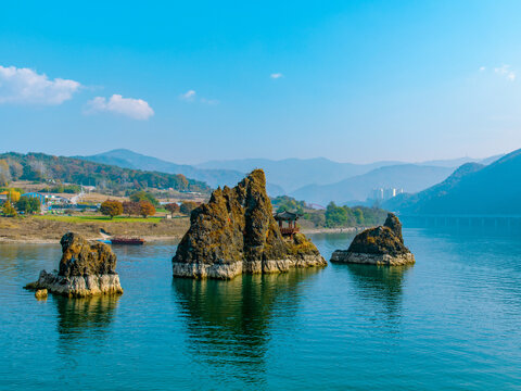 Danyang Mountain and River Landscape Photo