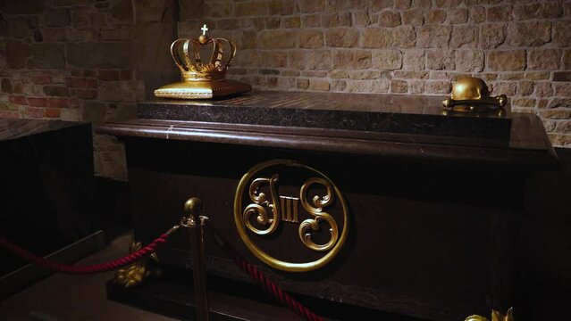 Tomb of king Jan III Sobieski in Wawel Cathedral, Krakow, Poland, 4k video