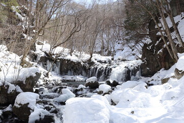 冬の滝-1