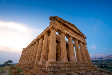 Tempio greco al tramonto, Sicilia