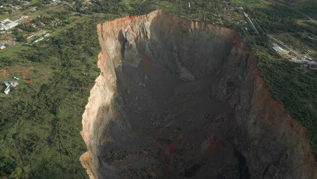 Looking down into deep, steep sided kimberlite pipe open pit mine