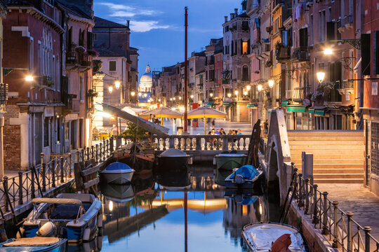 Venezia, Castello. Darsena con barche di rio ter&agrave; Garibaldi