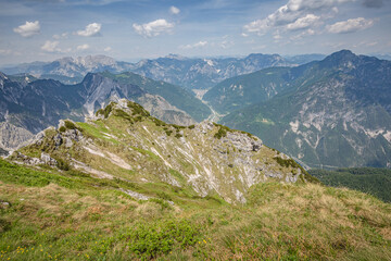 Fototapeta na wymiar Beautiful mountain trail Monte Montusel in Friuli-Venezia Giulia, Italy