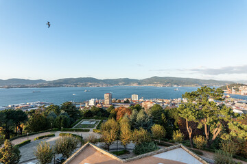 La ría de Vigo vista desde el monte de O Castro (Galicia, España)