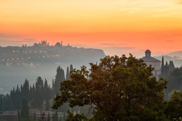 Orvieto. Veduta della città all' alba