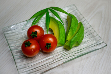 トマトとアボガドのサラダ