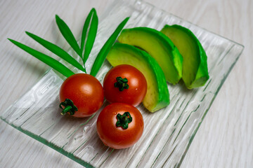 トマトとアボガドのサラダ