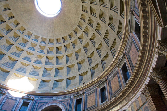Roma Interno cupola del Pantheon
