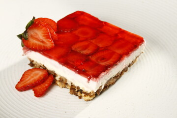Strawberry pretzel mousse for dessert