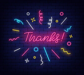 Obraz premium Thanks neon lettering phrase. Colorful confetti frame. Greeting card with gratitude. Vector stock illustration