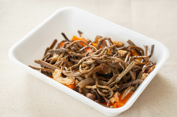 ゼンマイの煮物