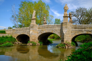 Die Baunachbrücke in Frickendorf, Stadt Ebern, Naturpark Haßberge, Landkreis Haßberge, Unterfranken, Franken, Bayern, Deutschland