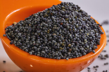 A scoop of poppy seeds